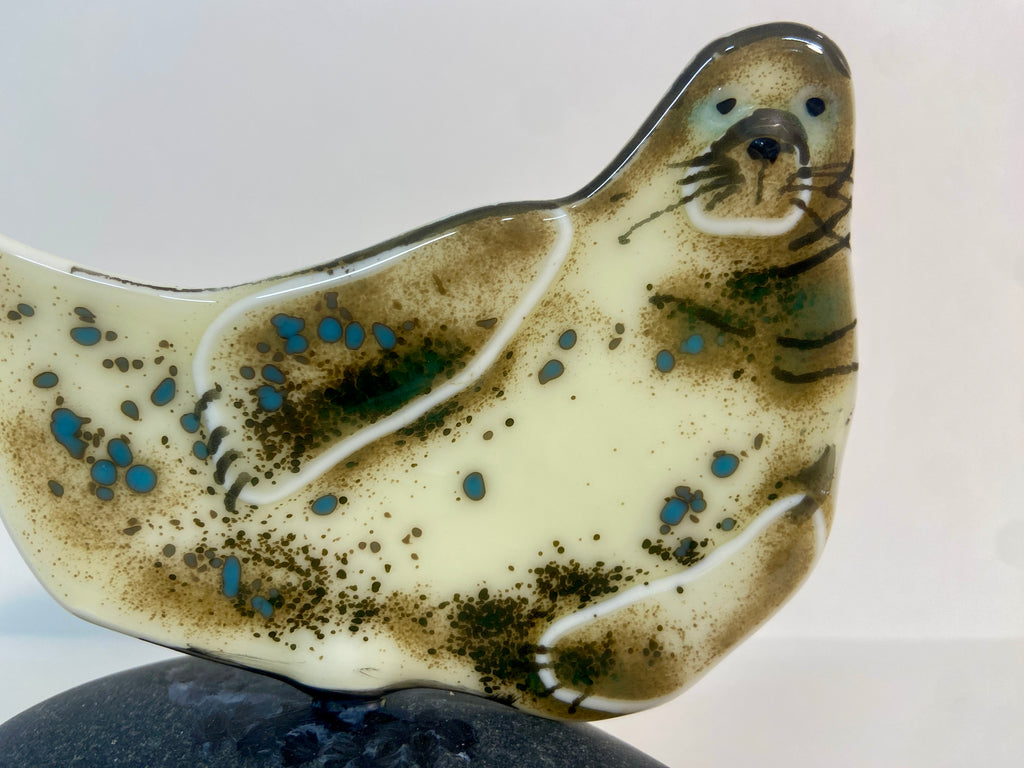 Cream-seal-icle